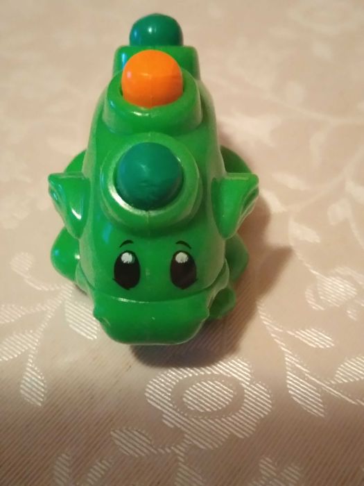 Dinozaury -kredka figurka z jajka niespodzianki