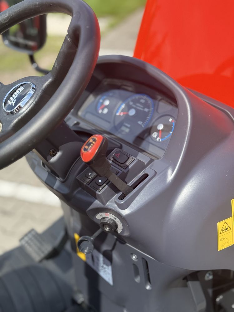 Traktor Kioti CX2510H Hydrostat 25 KM 4x4 Made in Korea