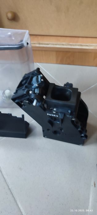 Продам запчастини на кофемашинку саеко інканто