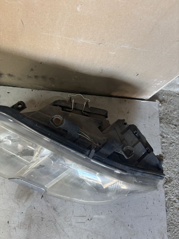 Lampy przód przednie lewa prawa Skoda superb I 1 xenon