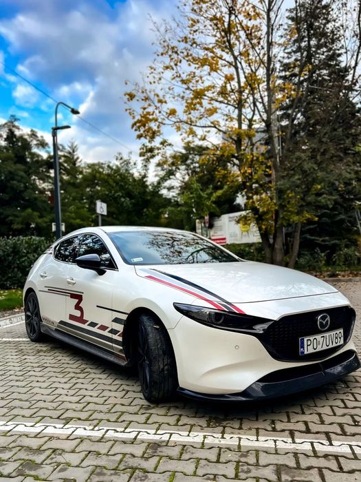 Mazda 3 Salonowy, perfekcyjny stan, mały przebieg.