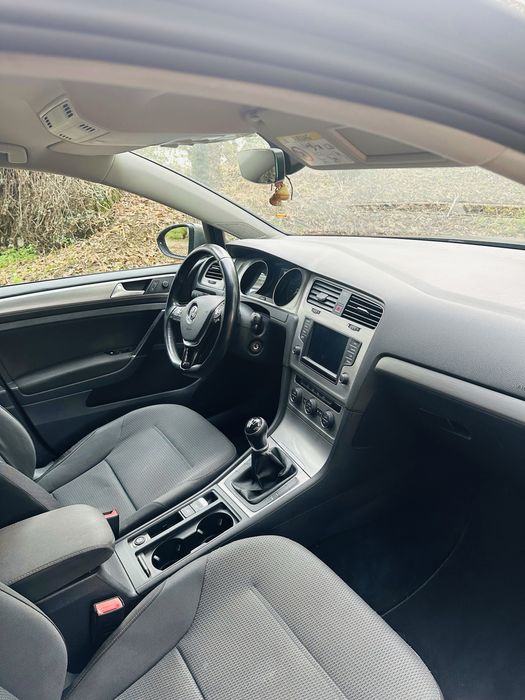 VOLKSWAGEN Golf Carrinha