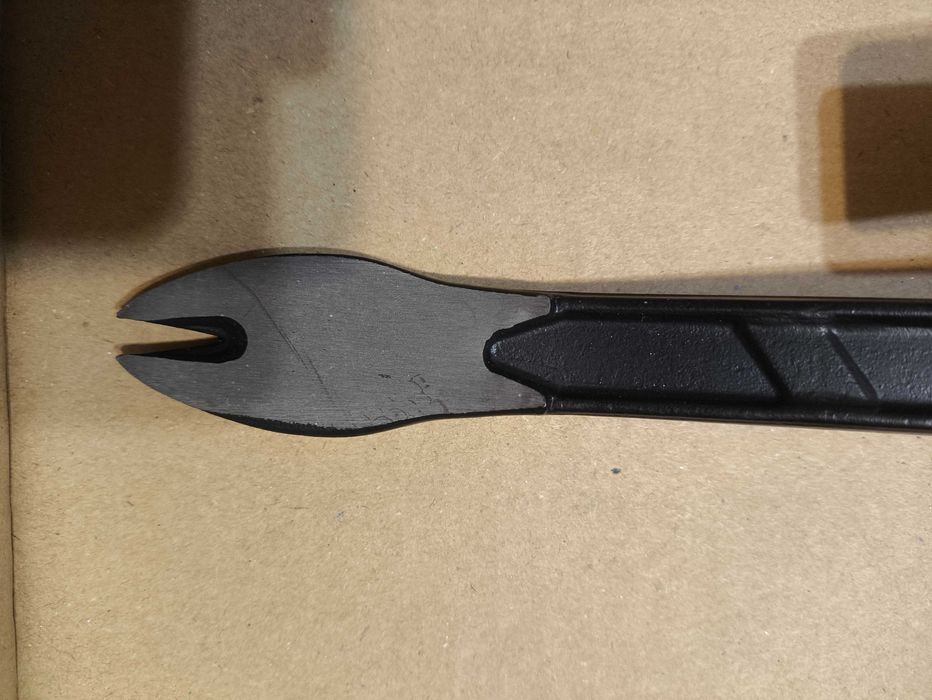 Łom DeWALT z Pazurem do Usuwania Gwoździ Łapka 250 mm Pazur