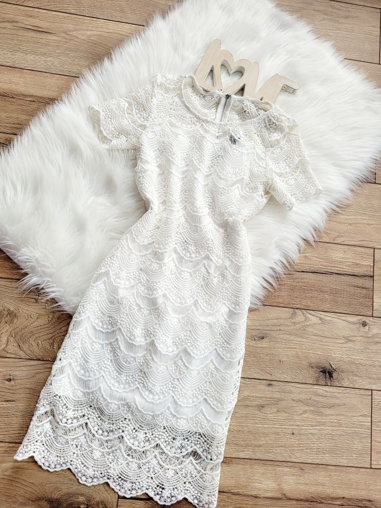 Biała elegancka sukienka koronkowa xs