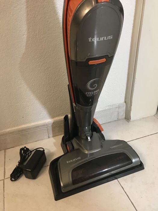 Aspirador Taurus Unlimited Cyclone 25.6