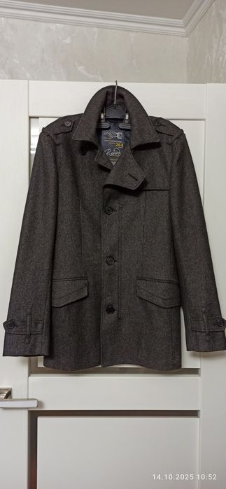 Пальто чоловіче River Island