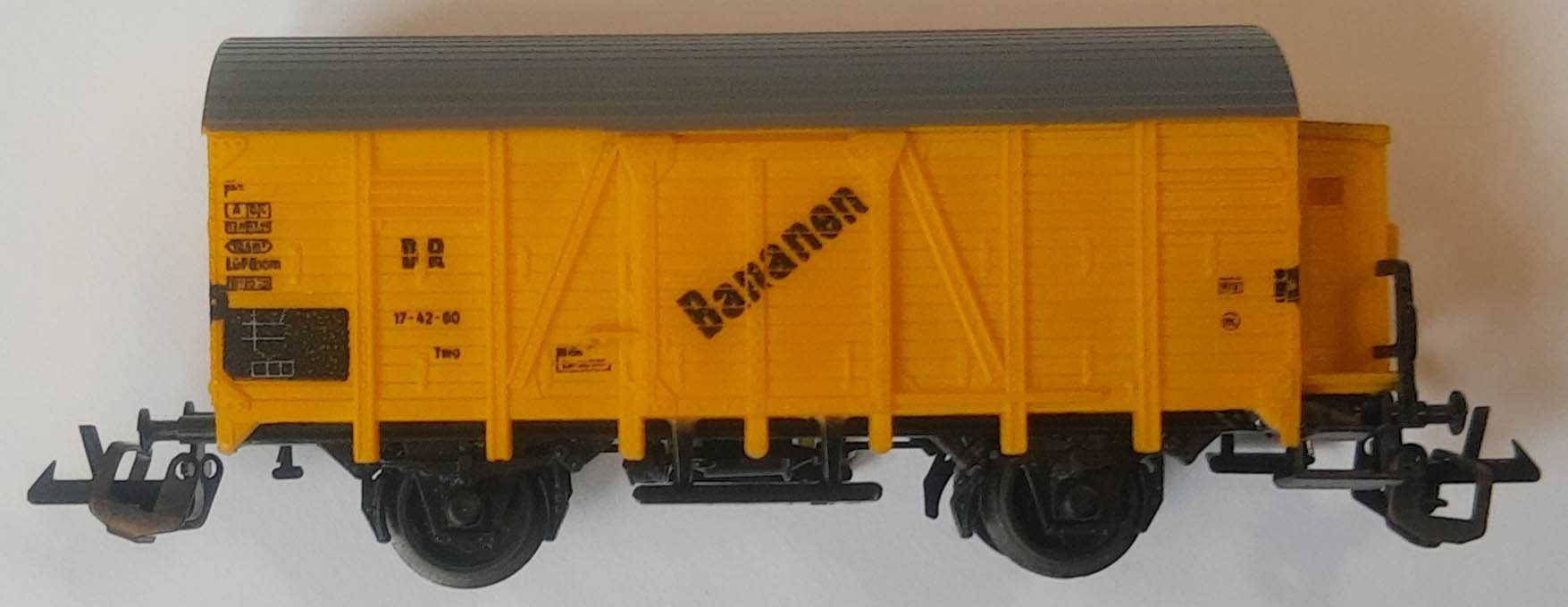 TT Zeuke 545/491 wagon kryty typ Kassel DR epoka III napis Bananen