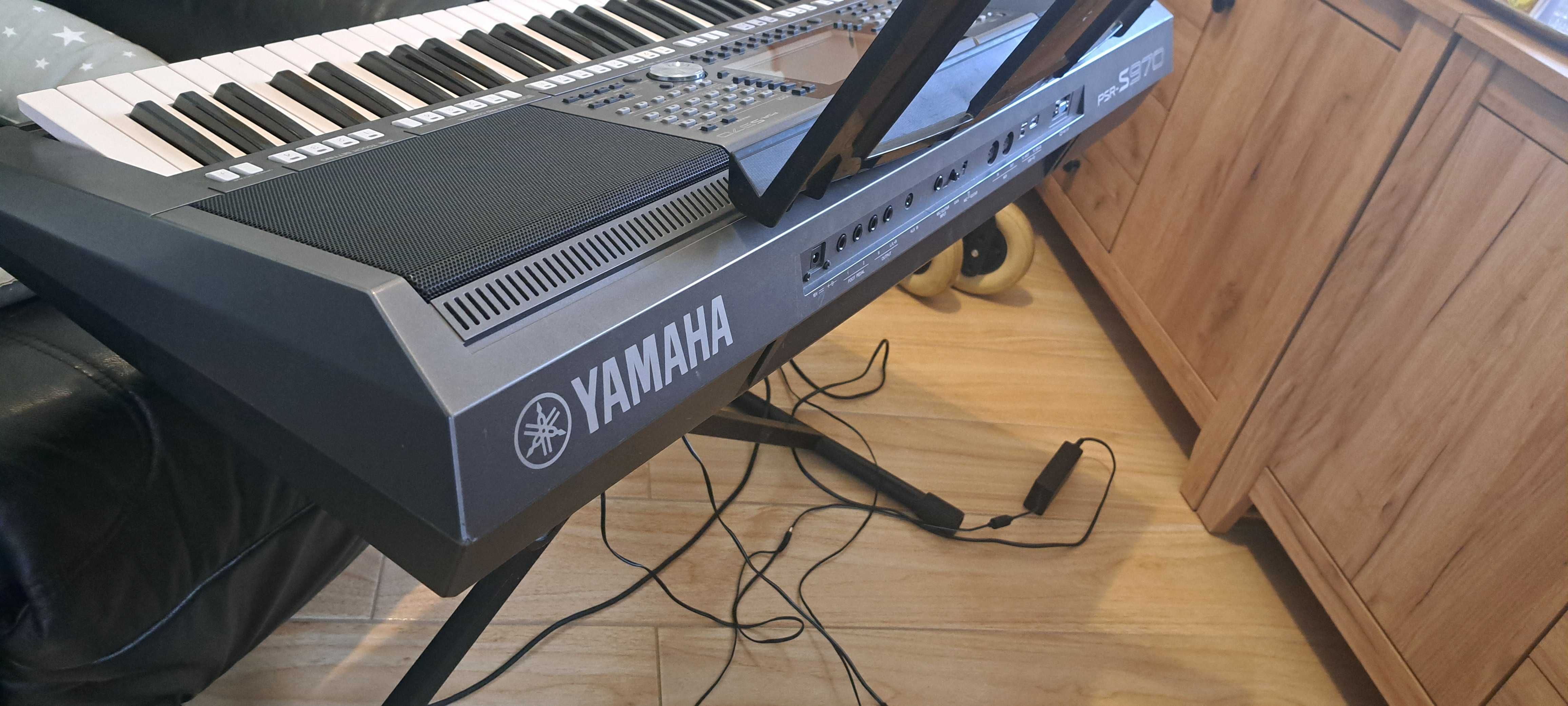 Keyboard Yamaha PSR S970 + dodatki