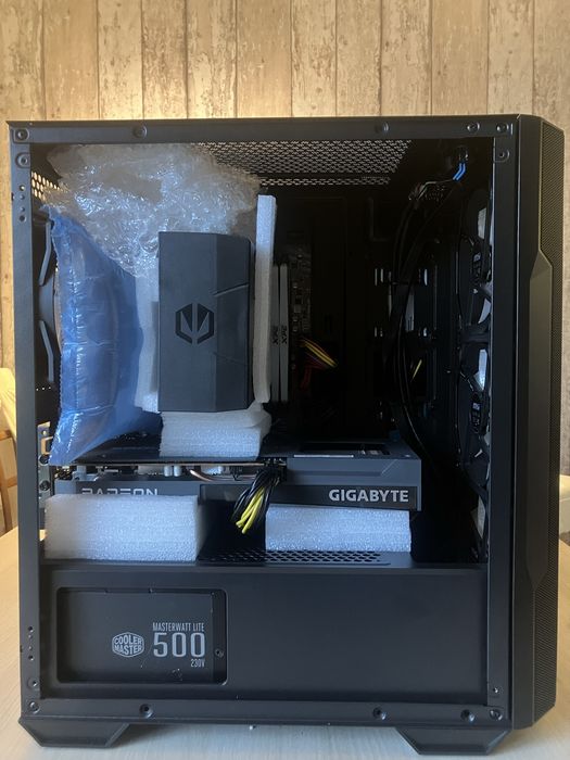 Komputer gamingowy Ryzen 5 5500 / RX 6600 / 16GB / SSD + HDD / ARGB