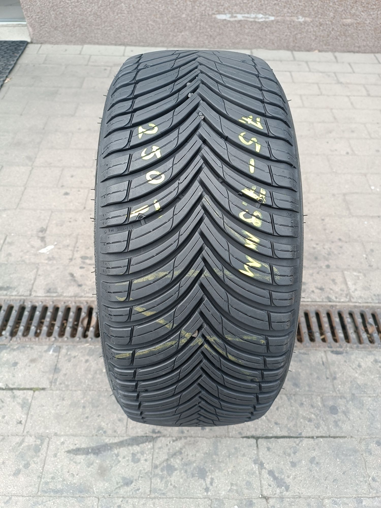 215/40R17 Kleber Quadraxer 3