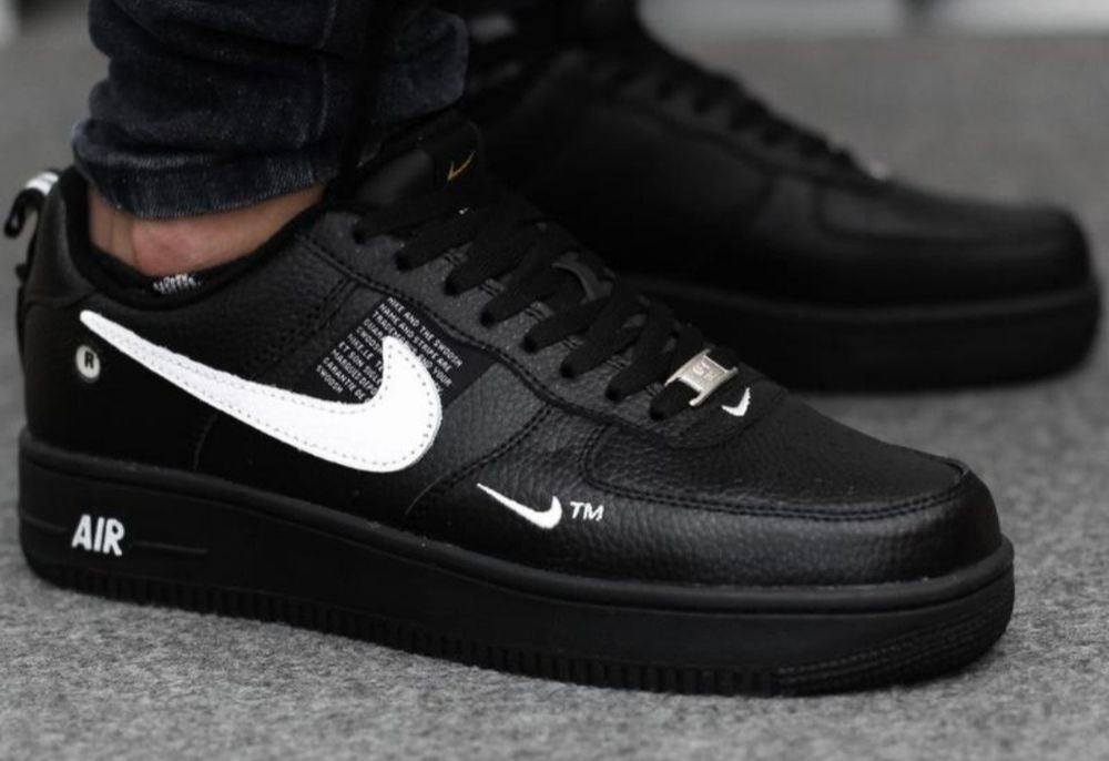 Кросівки  чорні Nike Air Force 1 '07 LV8 Utility Black 206-5