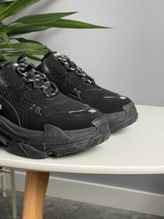 Кросівки Balenciaga Triple S V1 Black/White premium