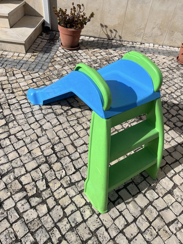 Escorrega criança