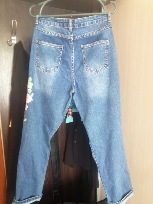 Джинси жіночі джинси