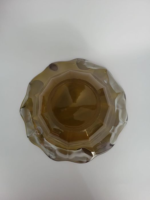 Taça antiga em vidro colorido