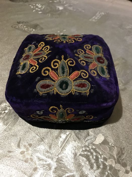 Тюбитейка узбекская женская