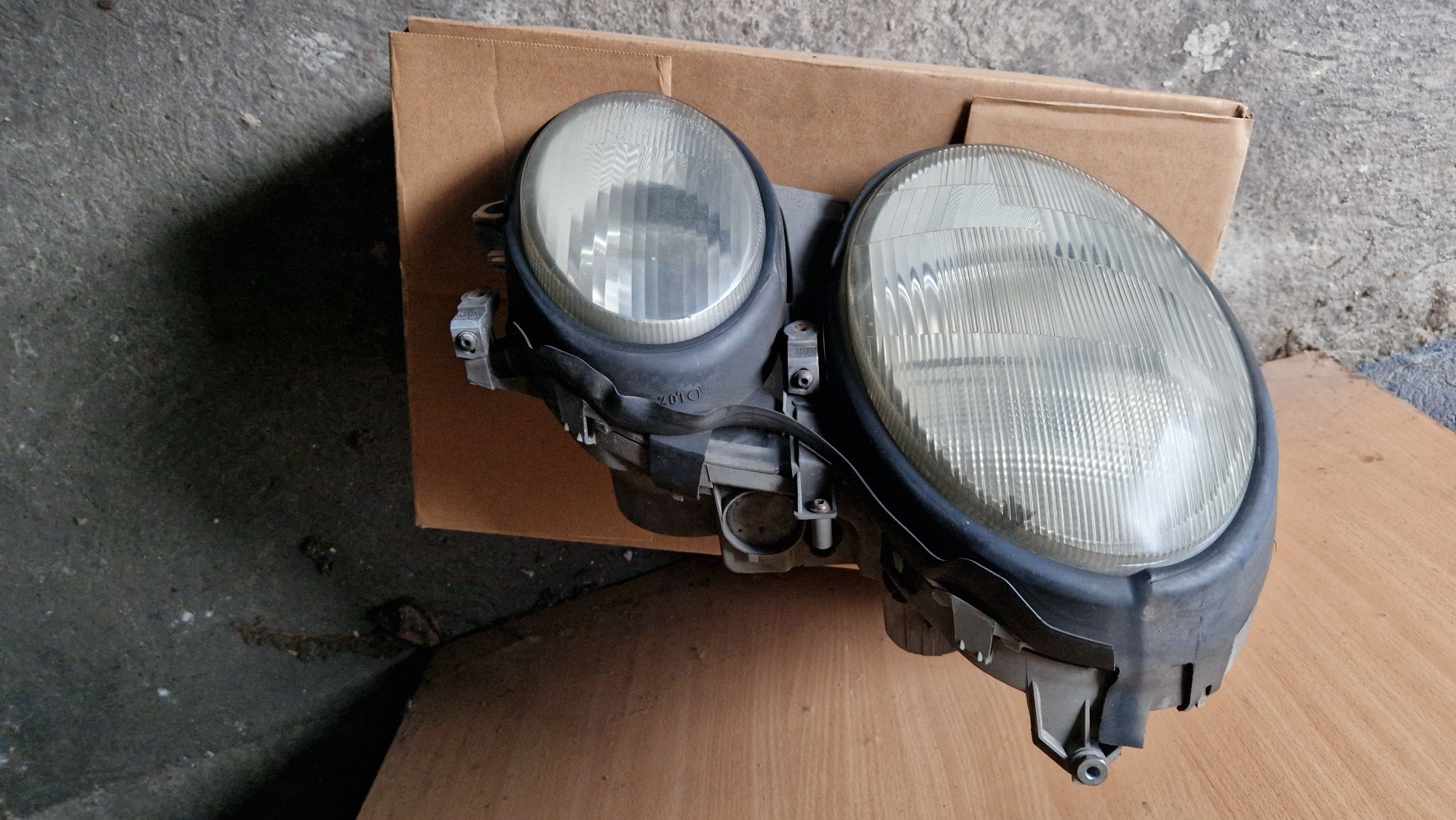 Lampy Hella CLK C208/W208.