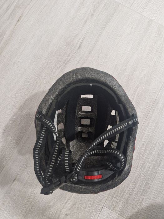 Dziewczęcy kask rowerowy