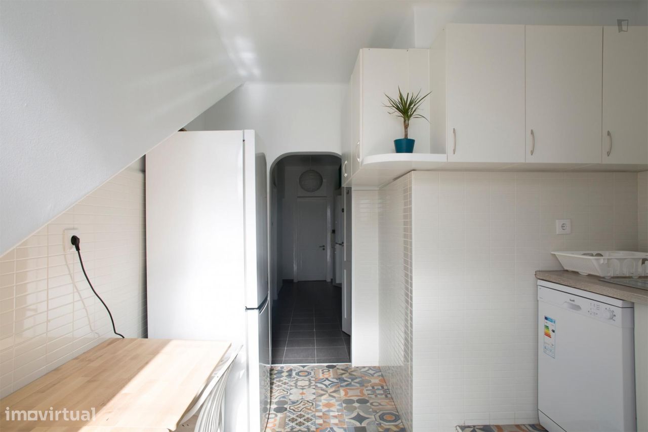91452 - Quarto com cama de solteiro em...