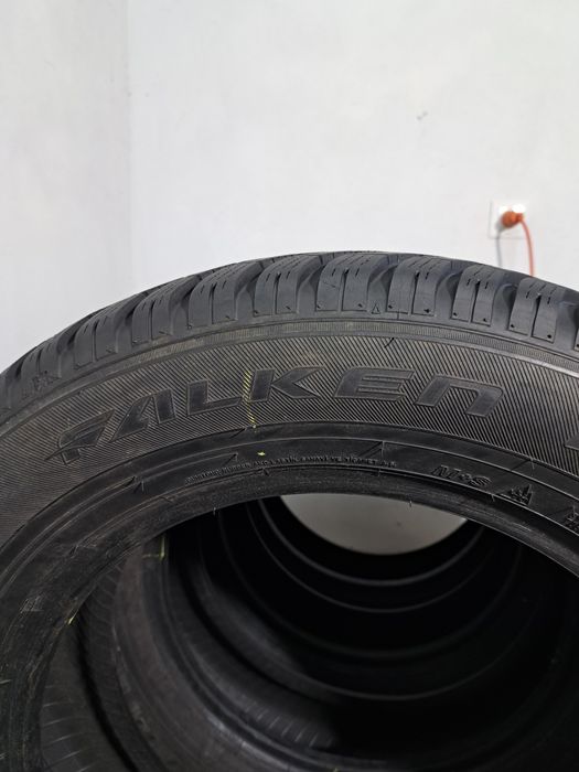 Шини колеса 215 65 R17 FALKEN Eurowinter HS01 Suv резина Зима