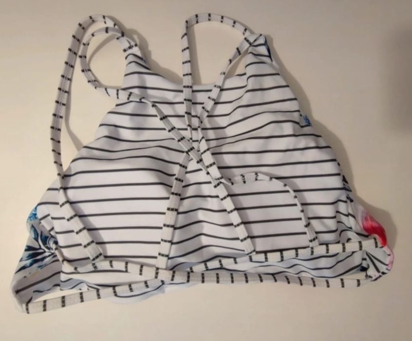 Bikini Flores Novo