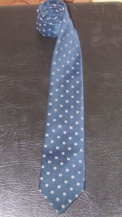Elegancki Krawat jakich mało marki Marquis de Bourbon z Francji nr 18