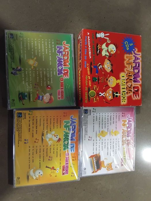 Caixa com 3 cds do Jardim de Infância