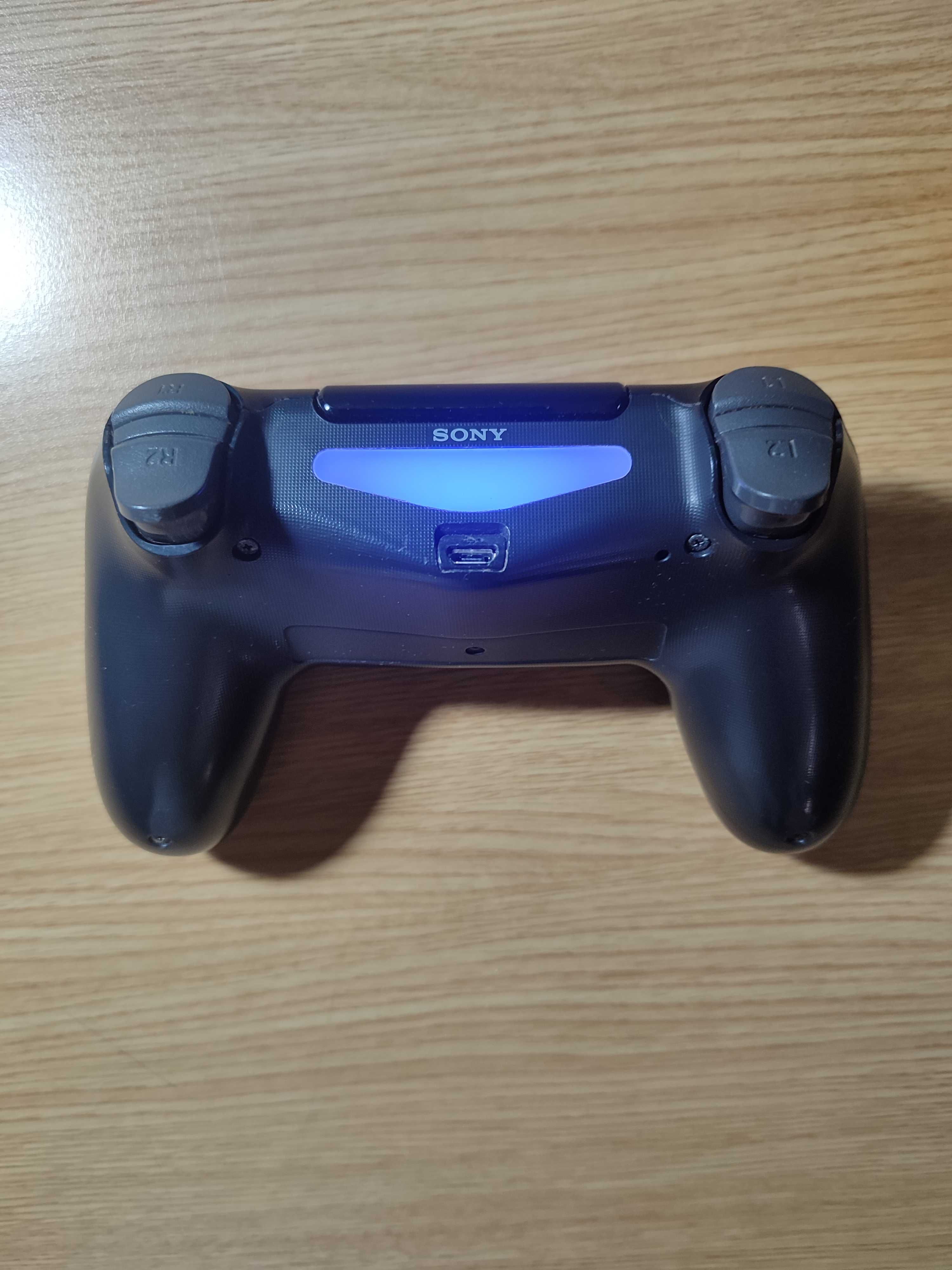 Comando Original PS4 – Excelente Estado e 100% Funcional