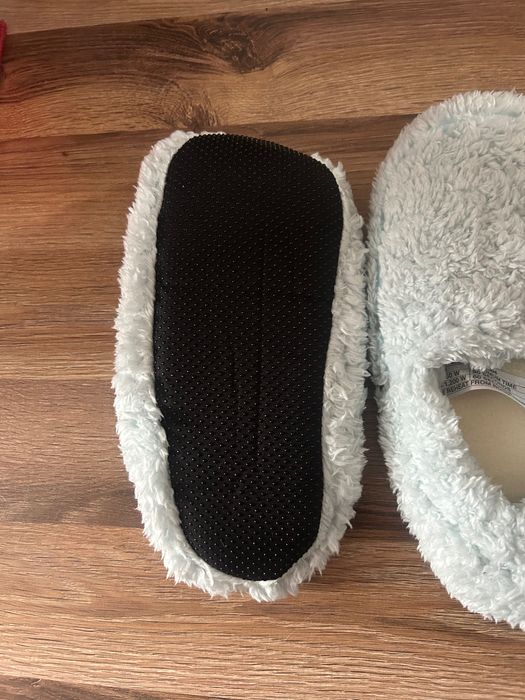 Kapcie podgrzewane 42 super na zimę nowe