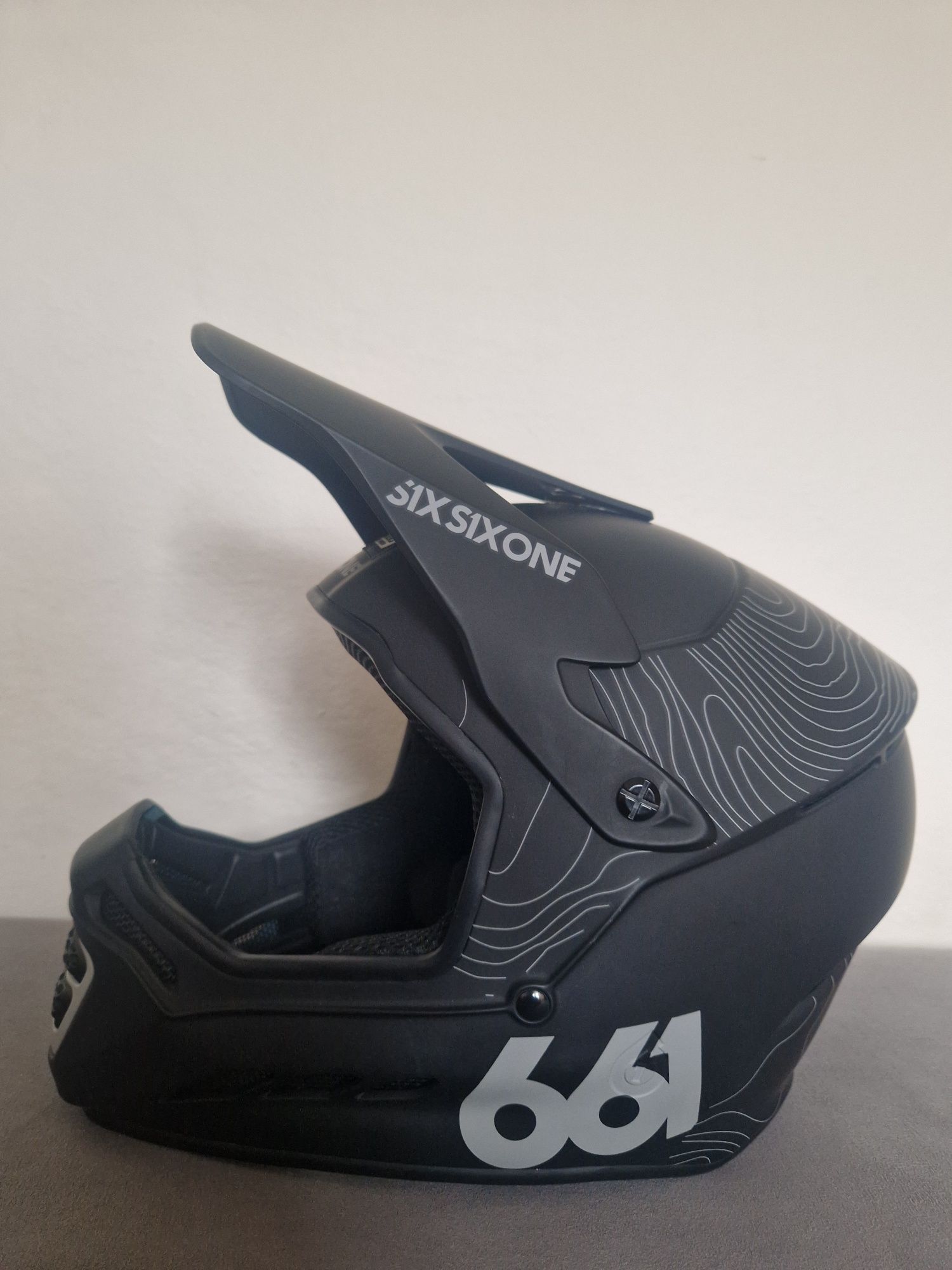 Kask six six one rozmiar M