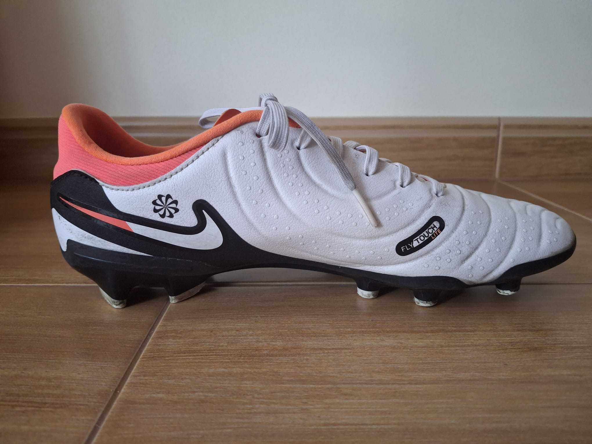 Chuteiras de futebol da marca Nike