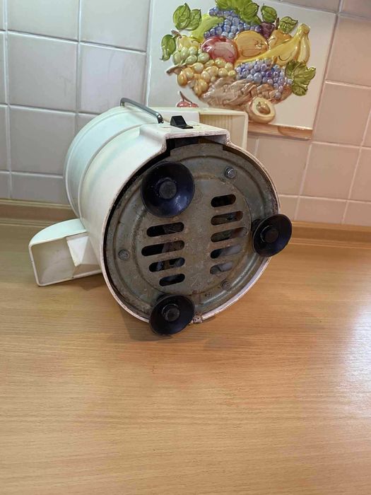 Електро соковитискач СВСП-202 соковижималка