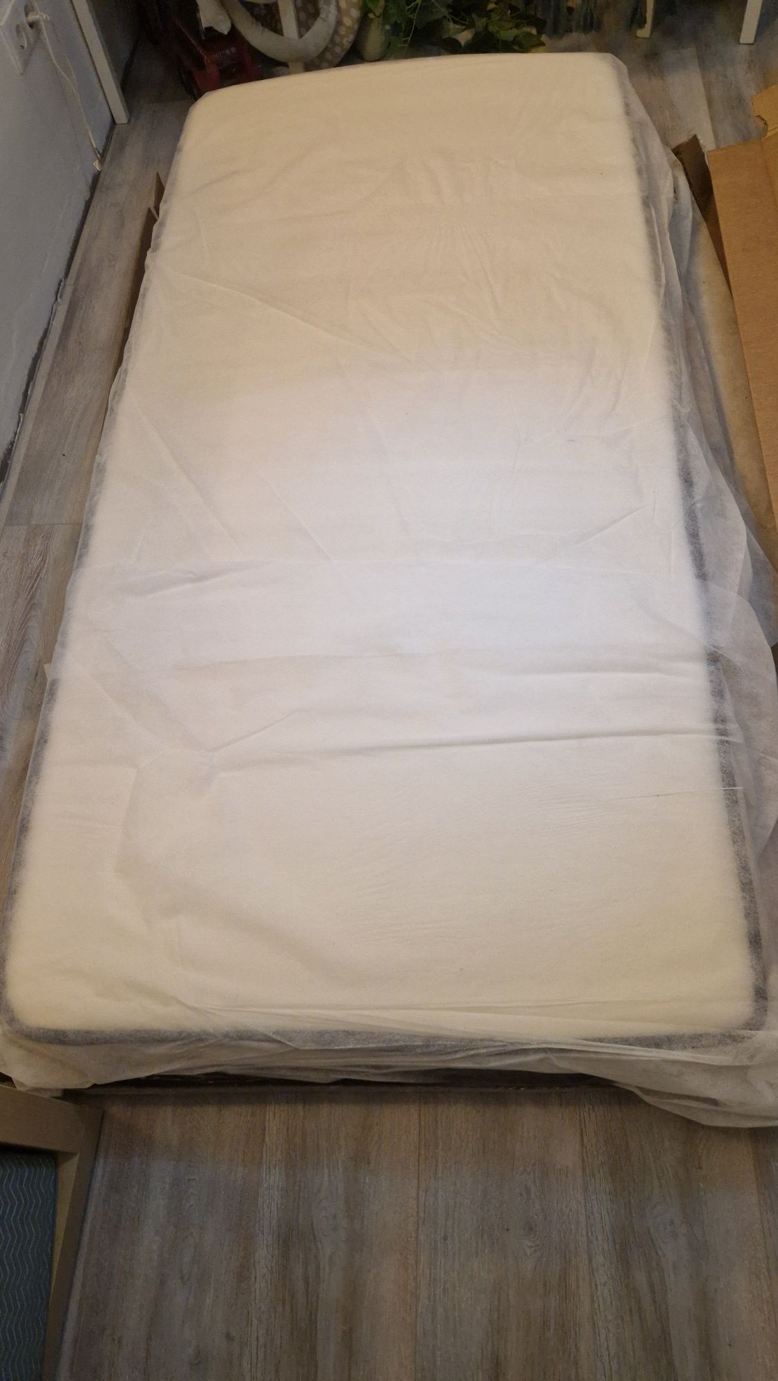 Cama casinha Montesori com colchão incluído