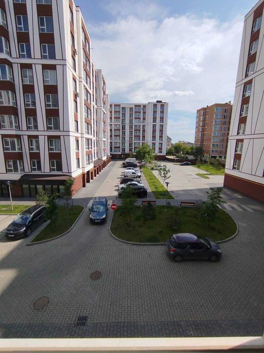 Продається 2-кімнатна квартира з сучасним ремонтом Опришівська Слобода