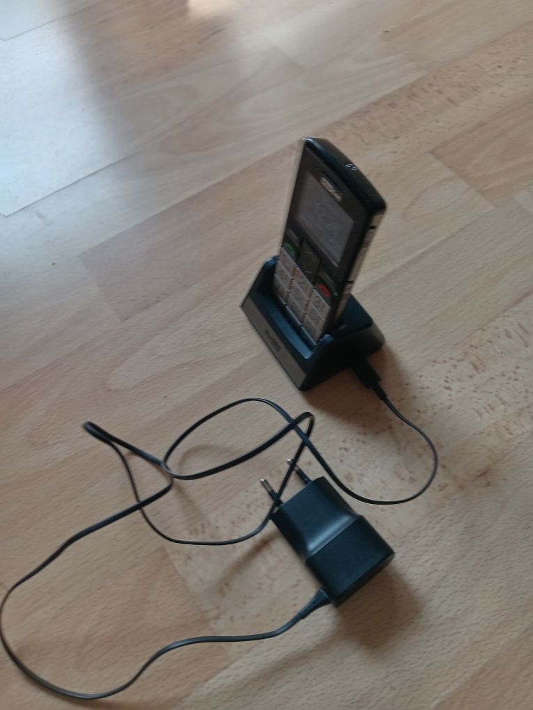 Telefon maxi com