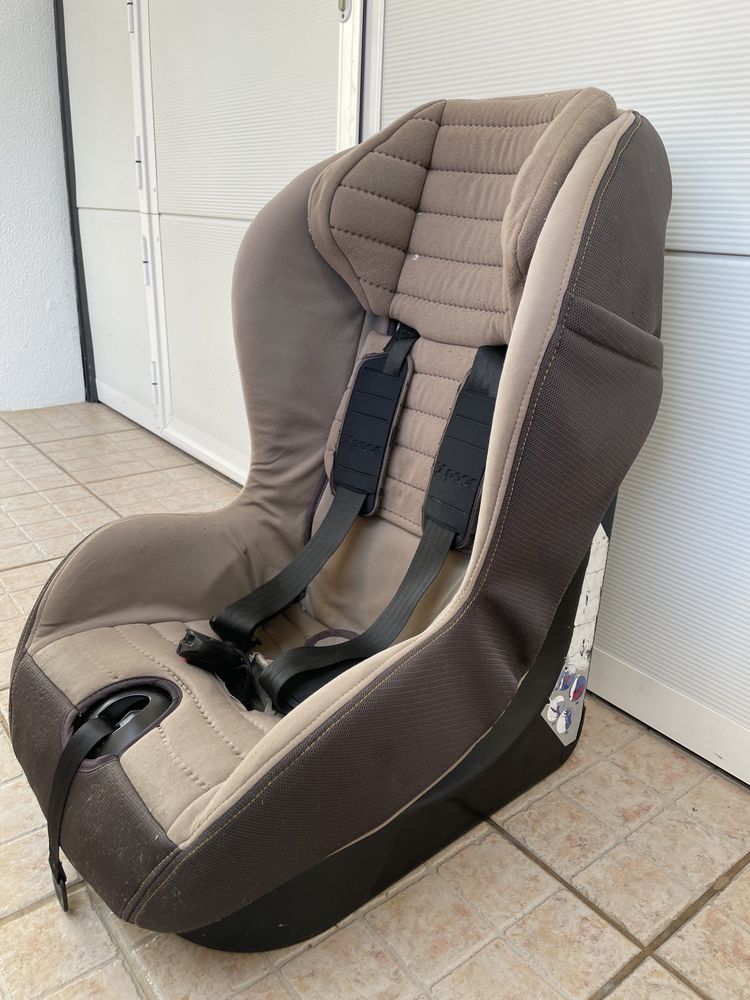 Cadeira de bebé de automóvel