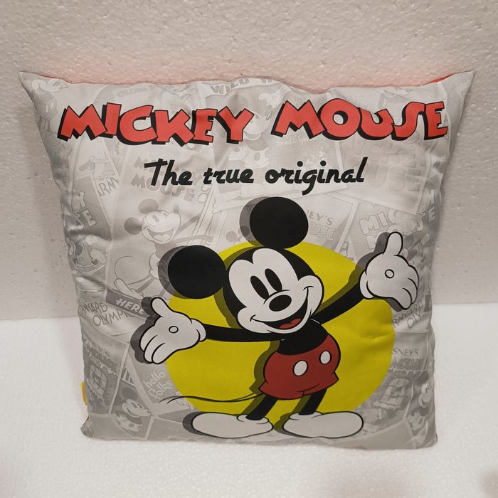 Almofada Disney Mickey Mouse Lados Diferentes Vermelho e Cinza 38cm