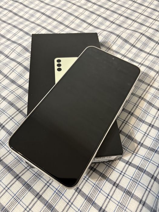 Телефон Samsung S23