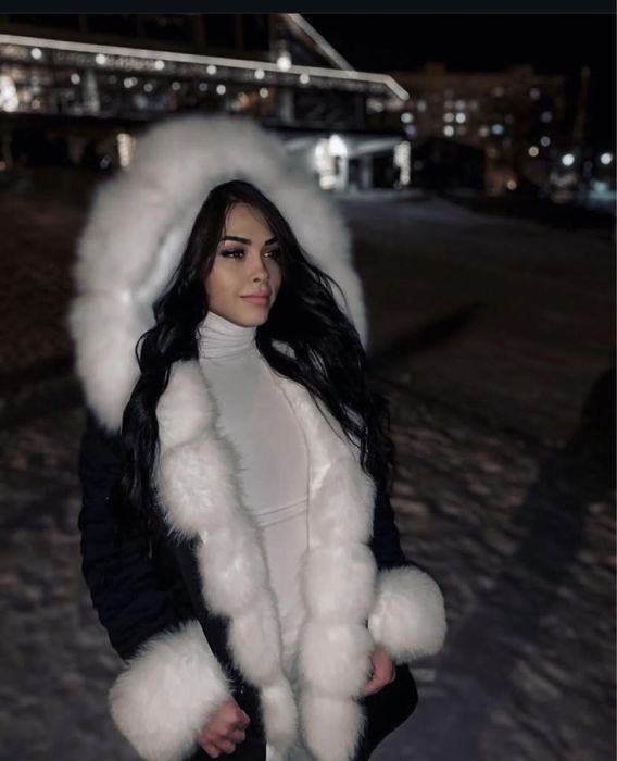 Продам стильную парку трансформер с натуральным мехом размер М