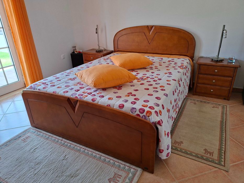 Cama Casal + Mesas Cabeceira