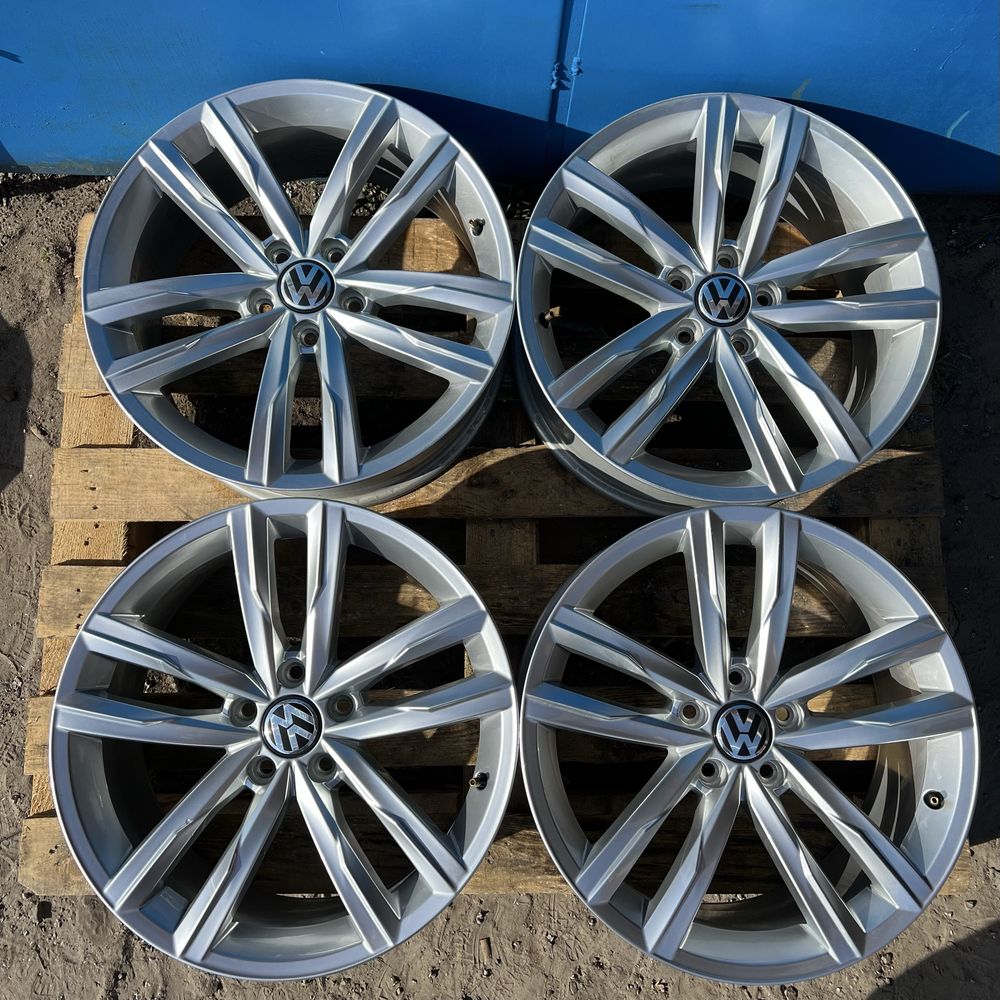 5x112 r18 диски оригінал R line vw  Golf Passat  Tiguan  стан нових !!