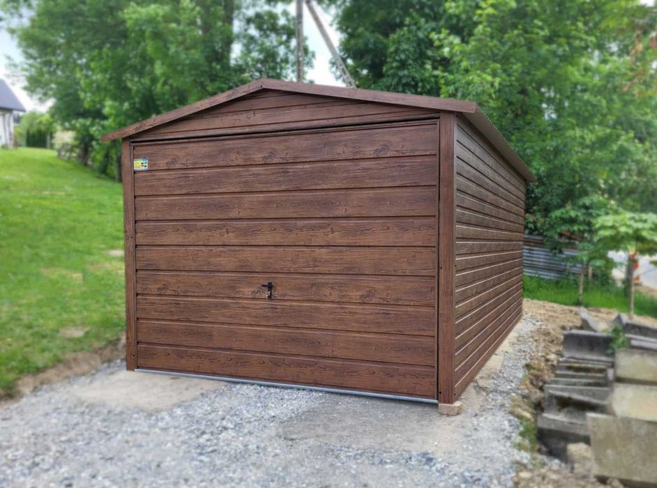 Garaż blaszany drewnopodobny 3x5 PREMIUM – dwuspadowy , brama uchylna