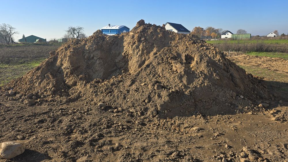 oddam  ziemię z wykopu