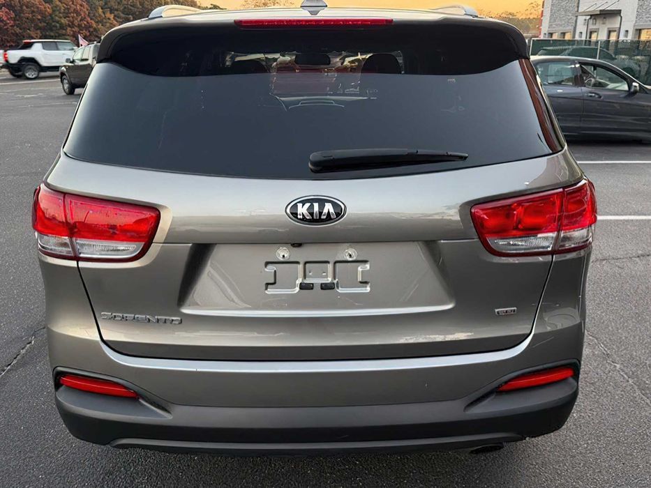 Kia Sorento LX      2018
