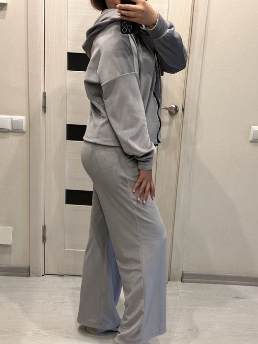 Костюм жіночий плюшевий велюровий сірий спортивний