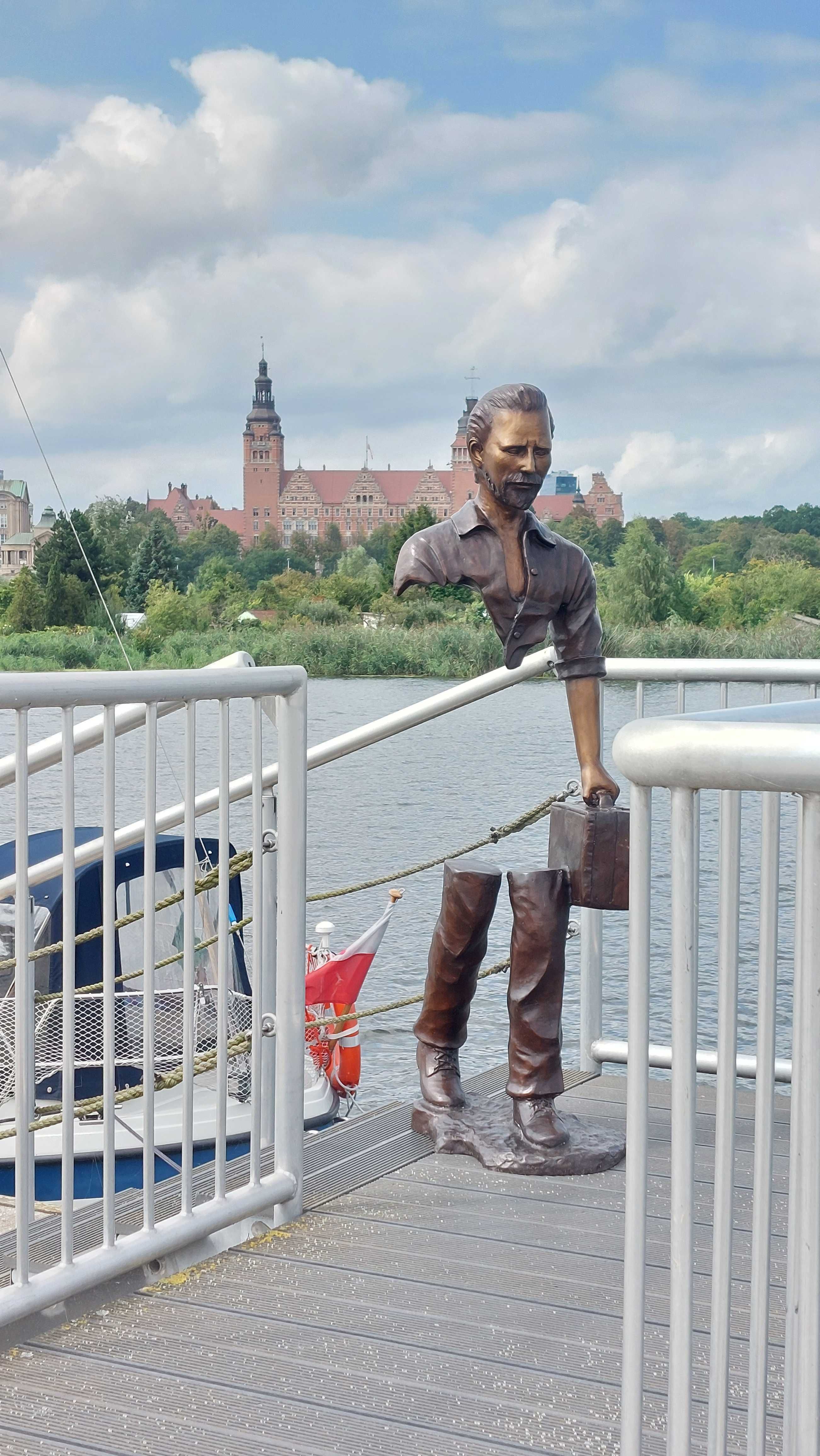 Podróżnik rzeźba z brazu h180cm replika Brunona Catalana