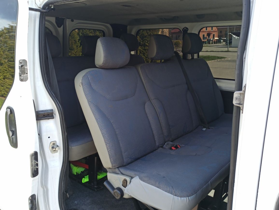 Nissan Primastar_Nie Renault Trafic Opel Vivaro_LIFT_2.0 dci_9 osobowy