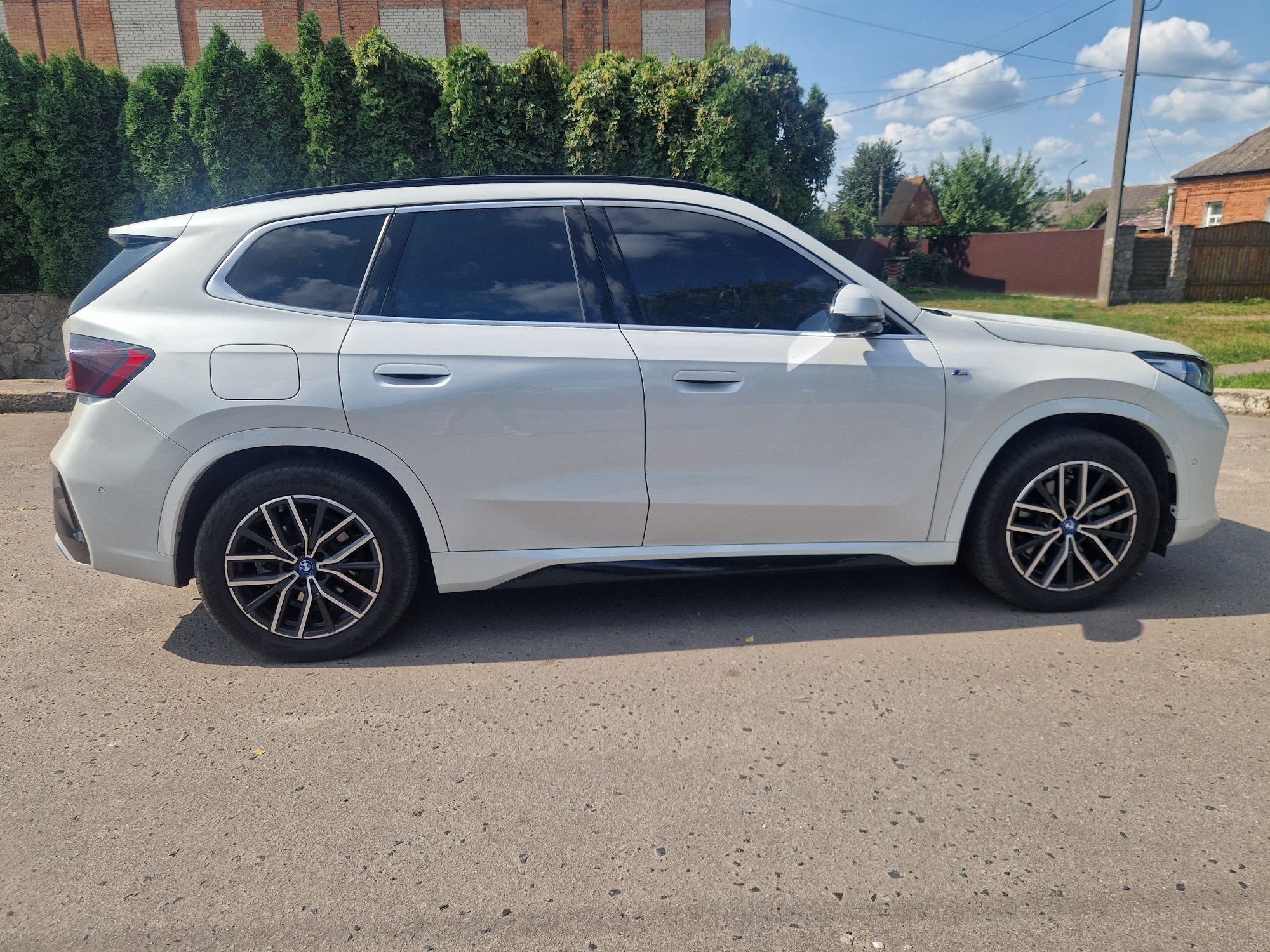 Продам BMW IX1 XDRIVE 30