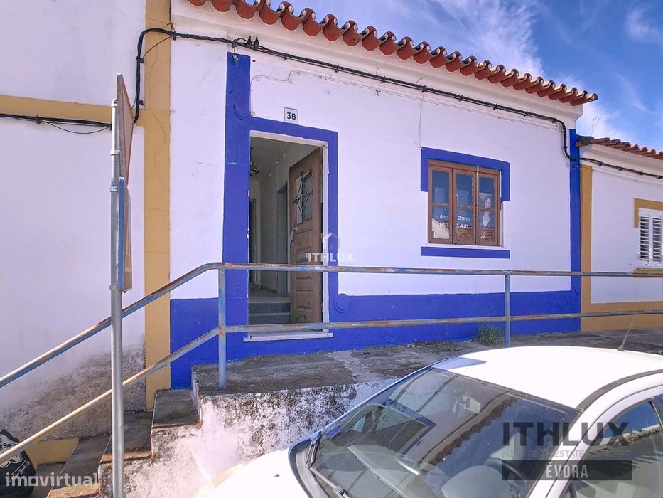 Moradia T2+1 Unifamiliar com generoso Quintal