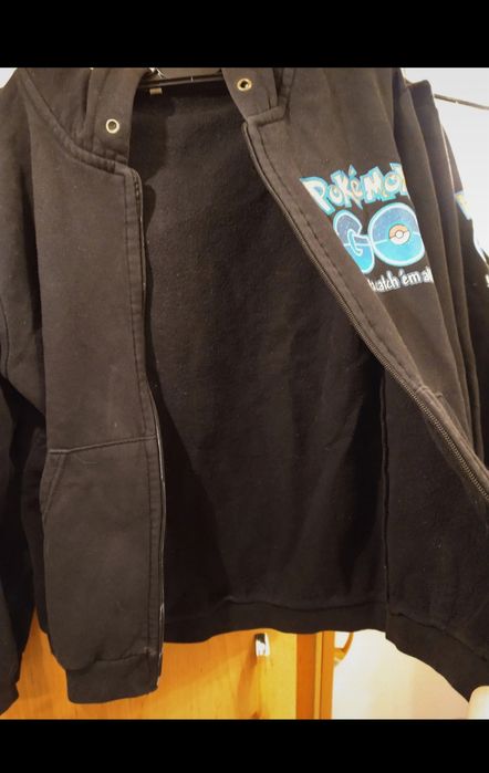 czarna bluza z kapturem na zamek Pokèmon GO